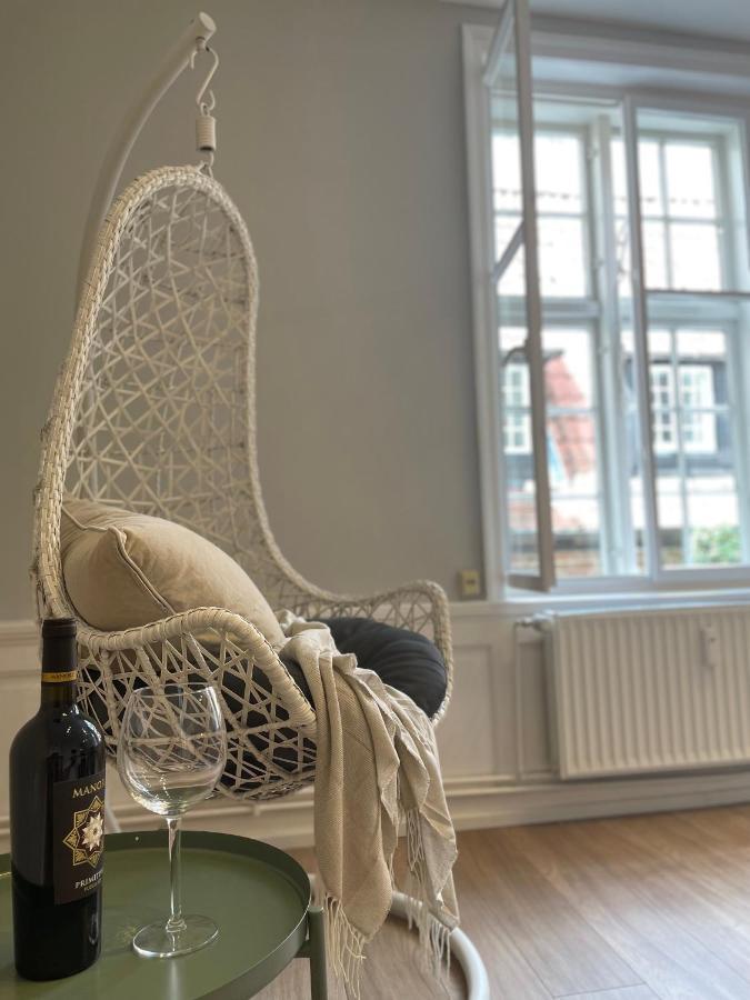 Ferienwohnung Marzipan - Im Herzen Der Altstadt, Historisches Gebaeude Mit Modernem Ambiente, W-Lan Lübeck Exterior foto